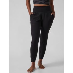 NWOT Athleta Salutation Stash Pocket